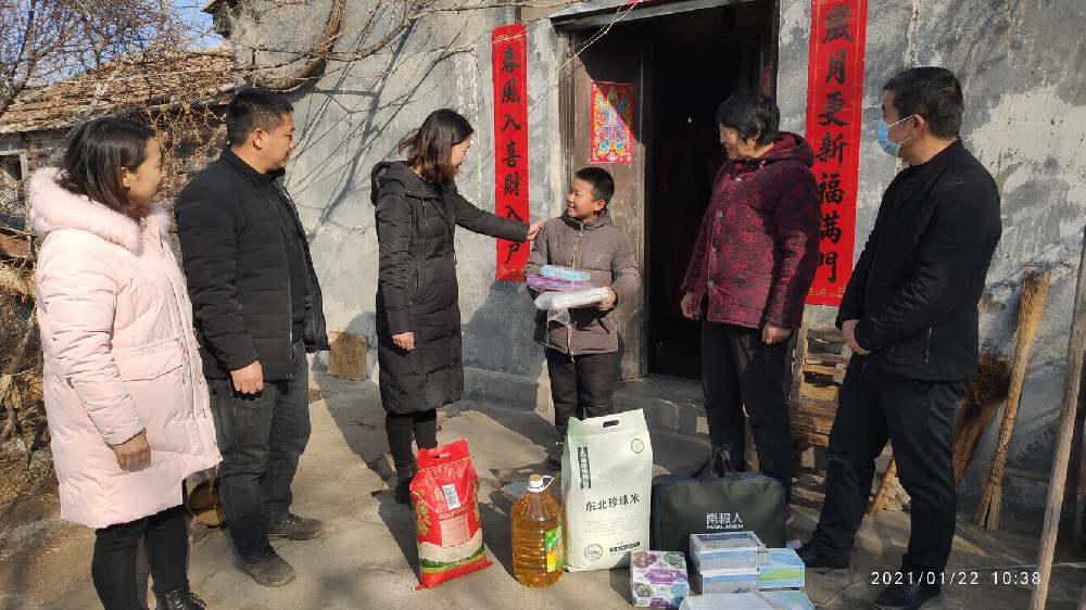 同德会开展春节前困难家庭慰问行动，为乡村儿童及家庭送去过冬与节日关怀物资